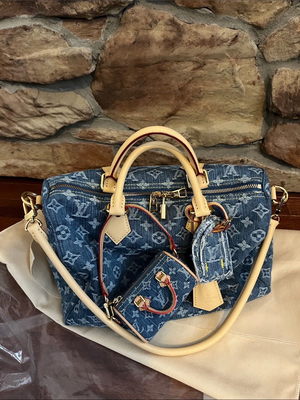 Distressed lv denim speedy 30 🆕